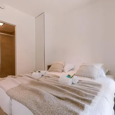 Lejlighed 2-br With Terrace & Bbq & Parking *